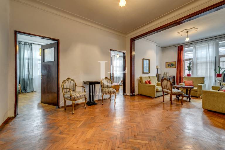 Аристократичен апартамент за продажба срещу Борисова градина