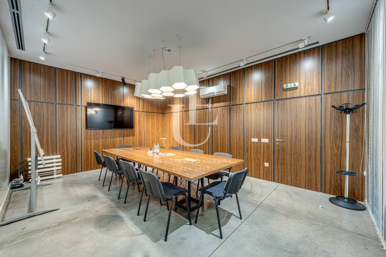 Production and office building for sale in Obelya