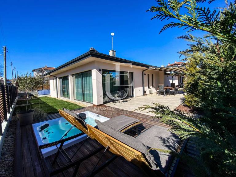 Stylish House Near Lozenets