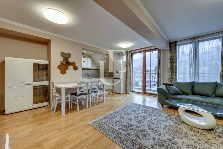 Three-bedroom maisonette with lovely views of Vitosha Mountain