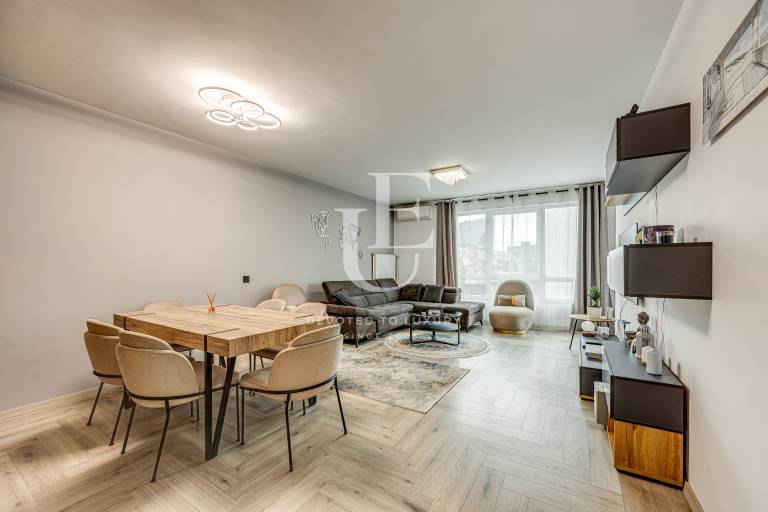 Spacious, luxuriously furnished one-bedroom apartment with a stun