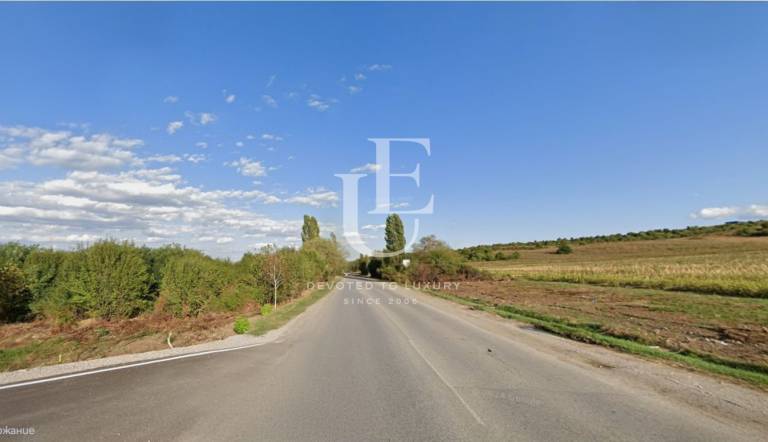 Large plot in Bankya with large frontage and top location