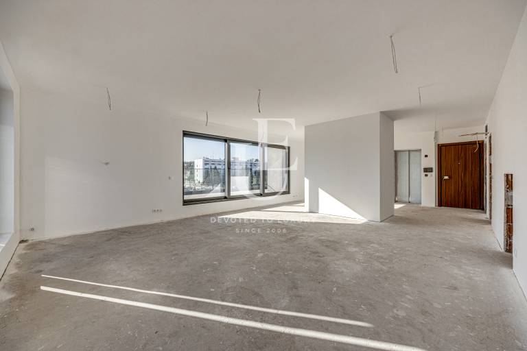 Впечатляващ пентхаус на две нива с уникални гледки в кв. Изток