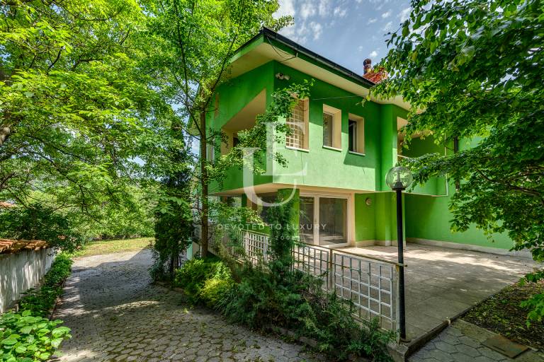 Five bedroom house for sale, next to Vitosha forest