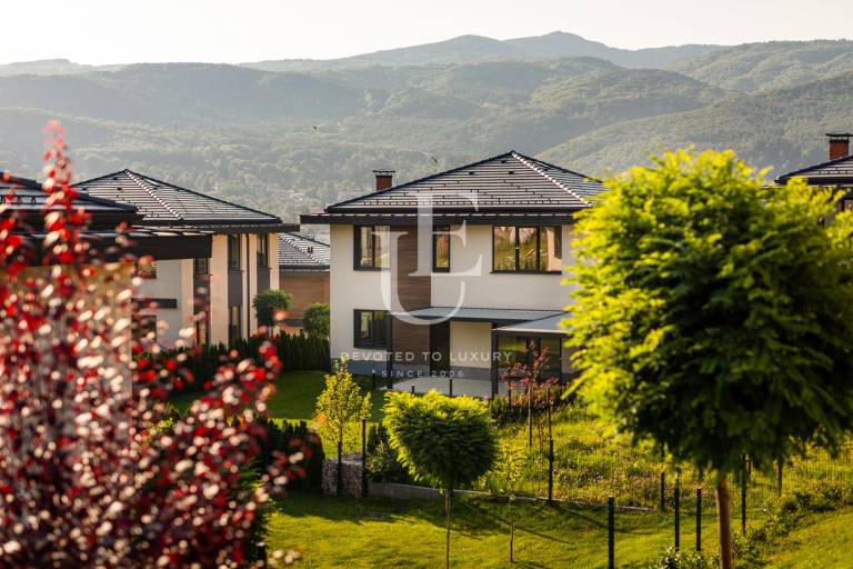 Twin house in a complex near the city of Sofia