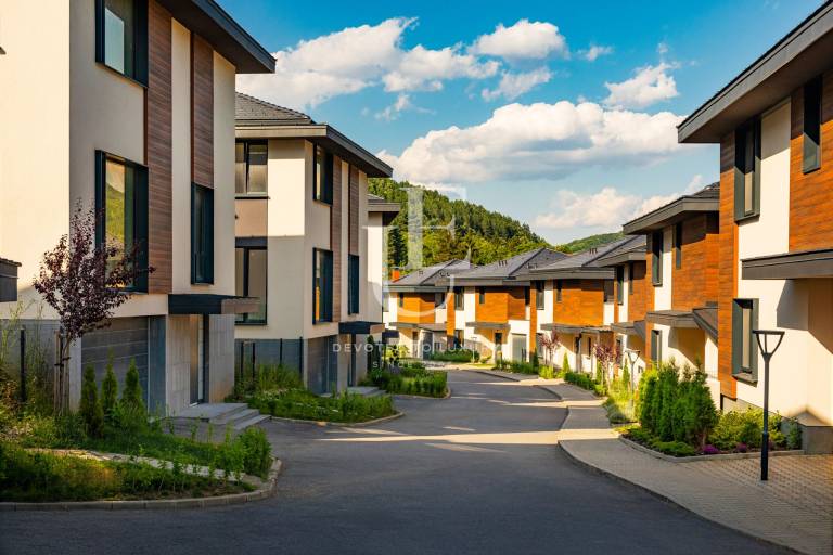 Twin house in a complex near the city of Sofia