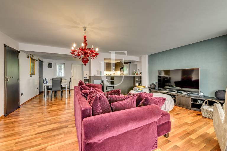 Terraced house in a gated complex