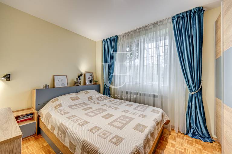 Terraced house in a gated complex