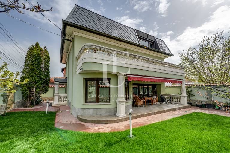 Самостоятелна еднофамилна къща за продажба в Божурище