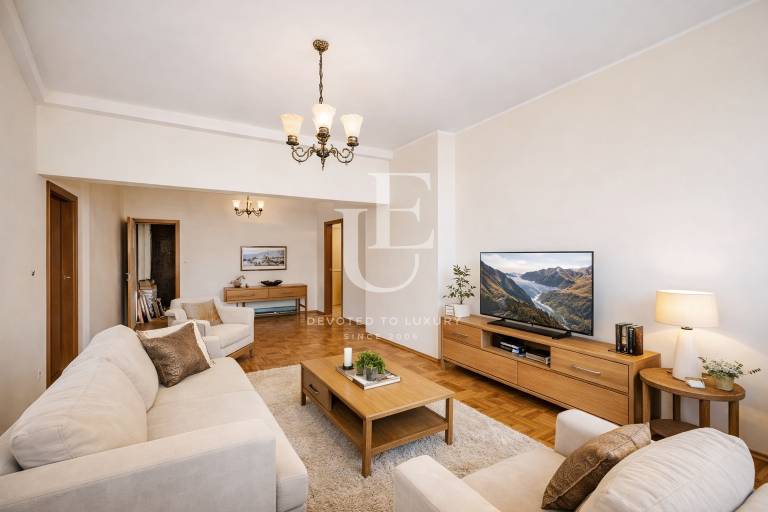 Светъл апартамент с 2 спални, за продажба в центъра на София