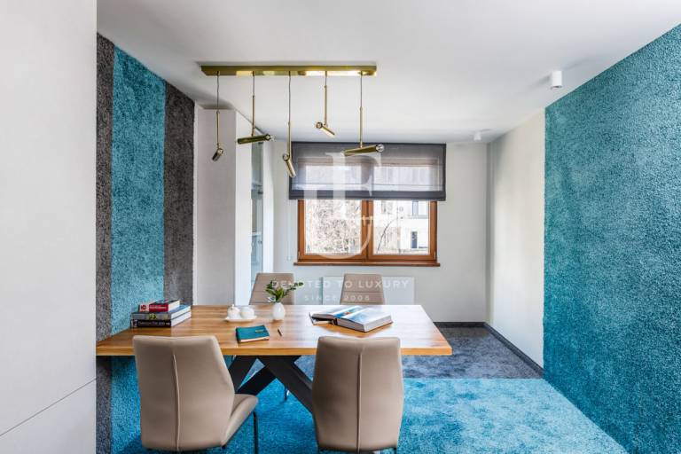 Stylish three-bedroom apartment for sale on Oborishte Street