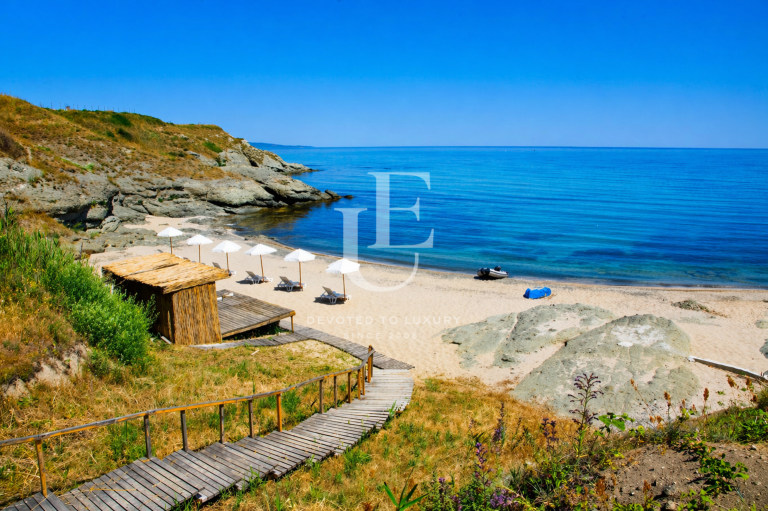 Large investment plot near the sea in Lozenets village for sale