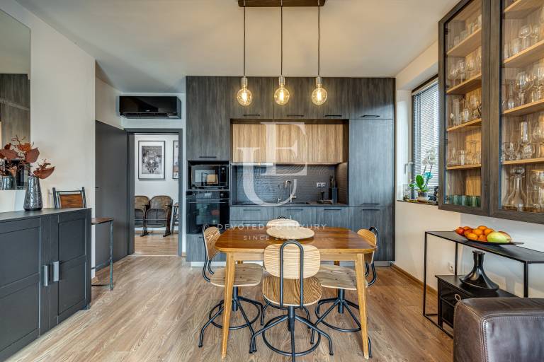 Apartment with three bedrooms and parking spaces 