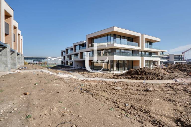 Нов модерен апартамент с двор в полите на Витоша