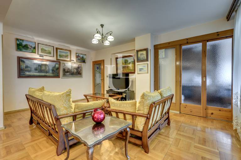 Three bedroom apartment in "Izgrev" for sale