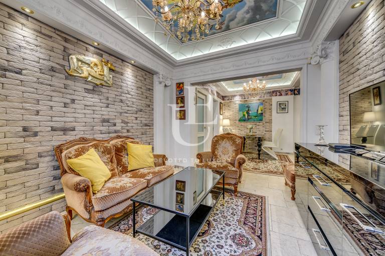       A unique apartment in the ideal center of Sofia