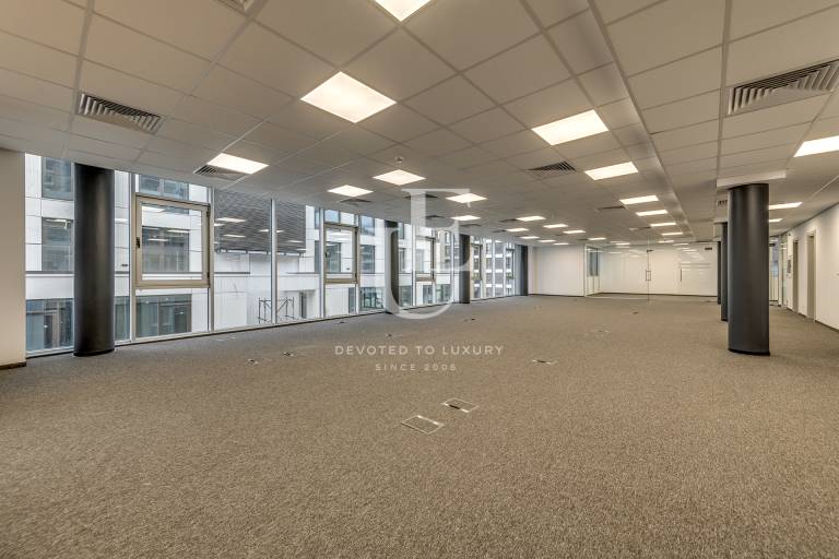 Representative full-floor office for rent on Cherni Vrah Blvd.