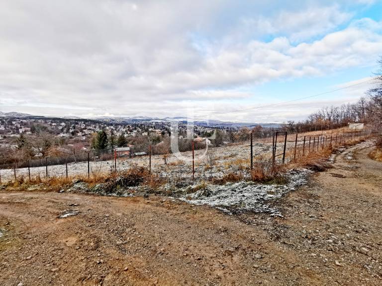 Regulated plot suitable for a boutique gated complex in Ivanyane 