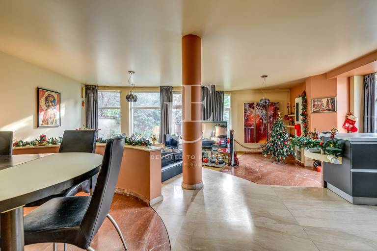 Family House for Sale near the Italian Lyceum