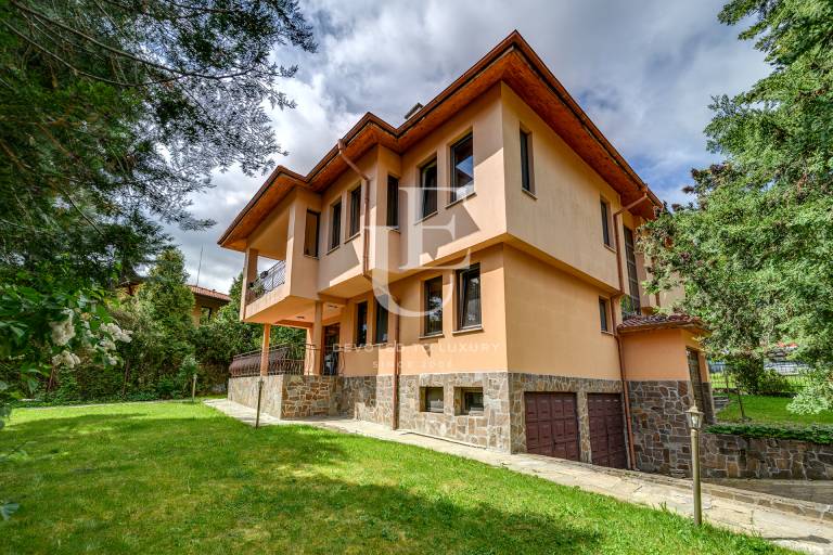 Spacious two-family house in Gorna Banya