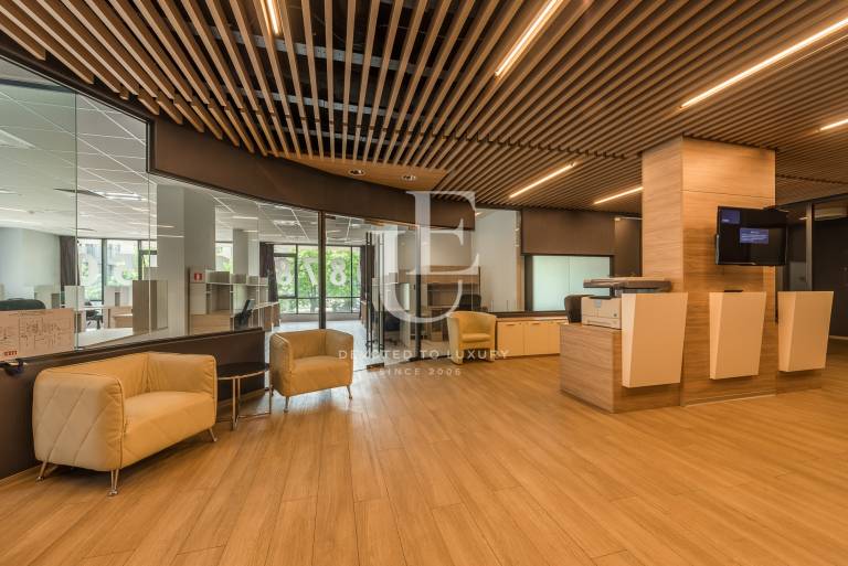 Exclusive office for sale in a luxury business building