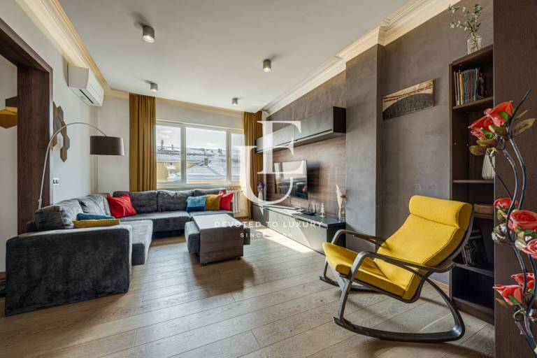 Тристаен апартамент на пешеходно разстояние от бул. Витоша