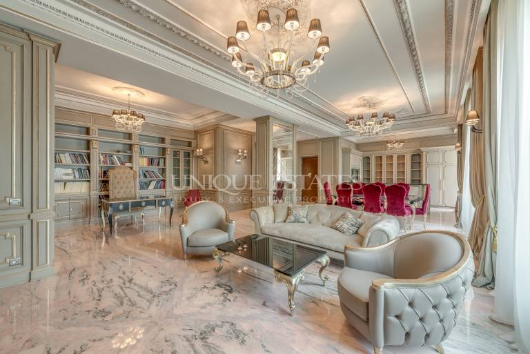 Exclusive apartment for rent opposite South Park
