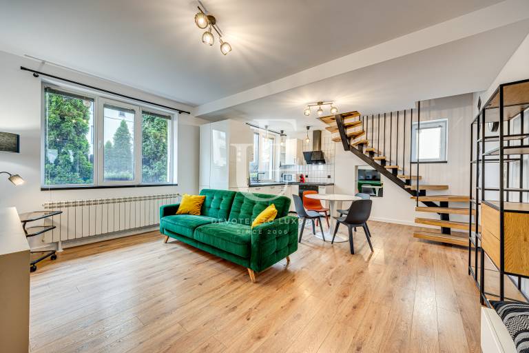 Designer triplex apartment with a yard in Manastirski Livadi