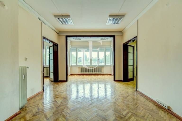 Exceptionally valuable property in the TOP center