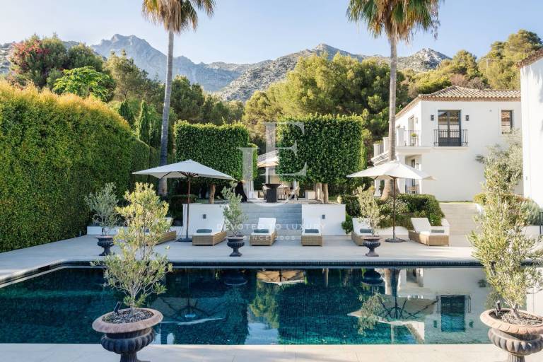  A magnificent villa for sale in Sierra Blanca, Marbella