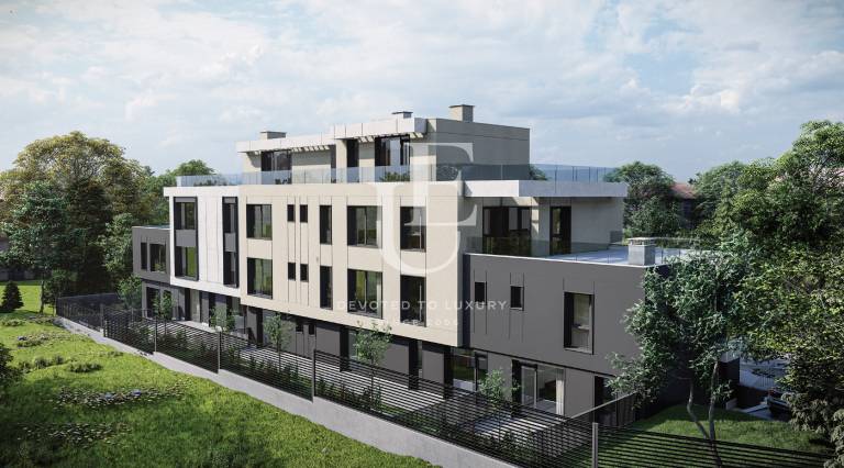 Тристаен мезонет с прилежащ двор и паркомясто в бутикова сграда