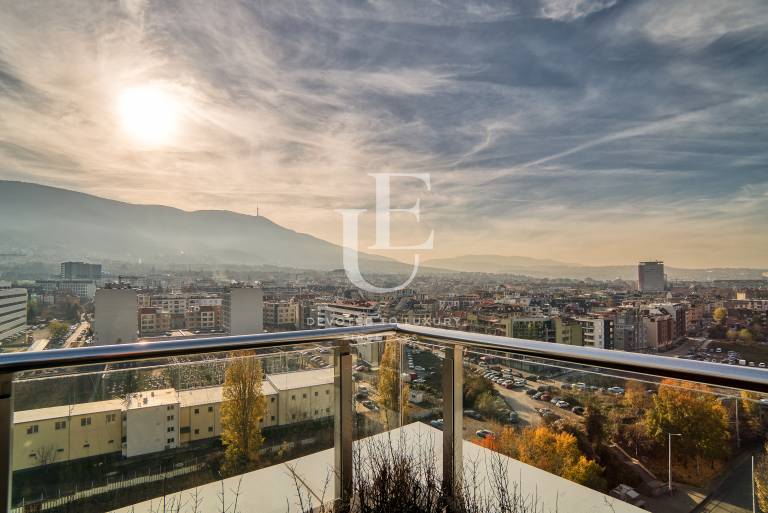 Loft-style penthouse for sale with panoramic views