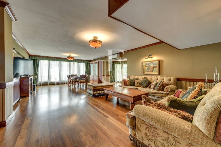 Multi-room aristocratic apartment in the heart of Lozenets dist.