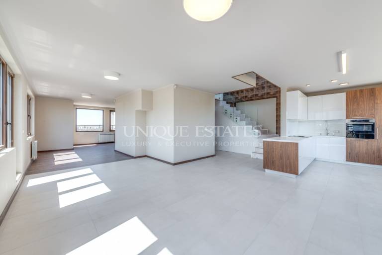 Amaizing panoramic penthouse for rent in Lozenec
