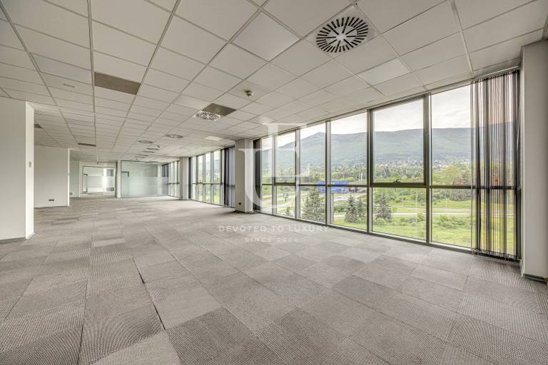 MultifunctionalOpen Space office in an attractive location