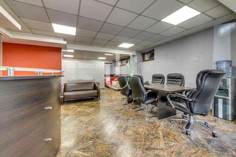 Excellent office for rent in a boutique building in Iztok
