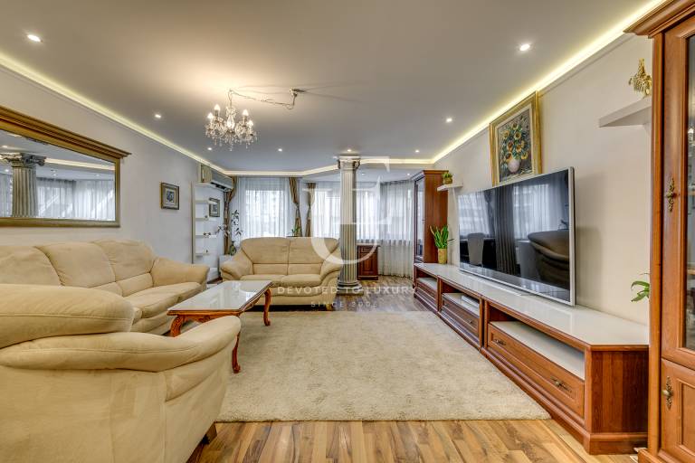 Cozy one bedroom apartment on the entrance of South park 