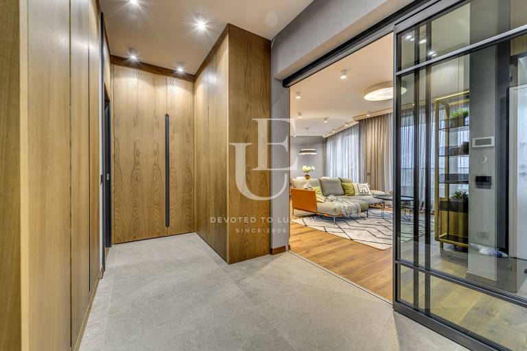 Нов, дизайнерски апартамент за продажба в сграда Диамант