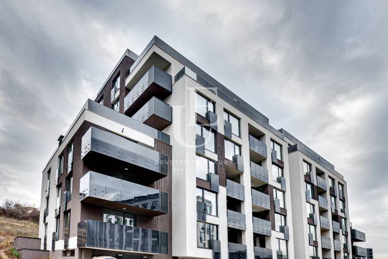 Two-Bedroom Apartment with Spacious Terrace