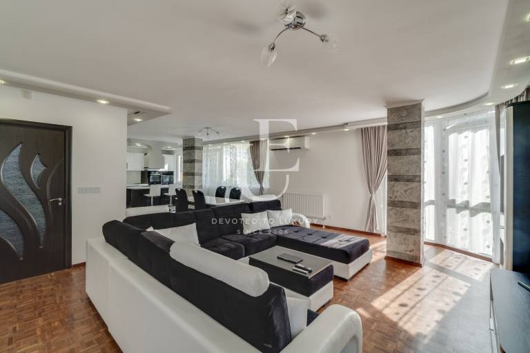 Просторен четиристаен апартамент за продажба в кв. Лозенец