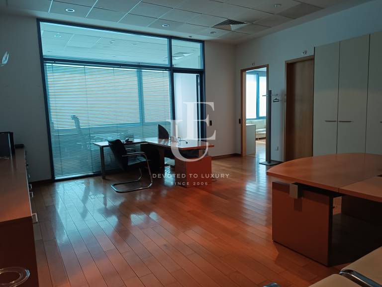 Offices for rent in Pavlovo district in a luxury building