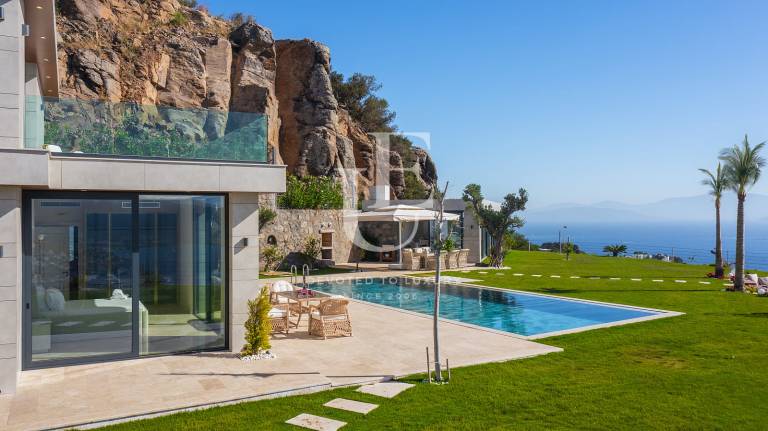 Modern residence in a boutique complex in Bodrum