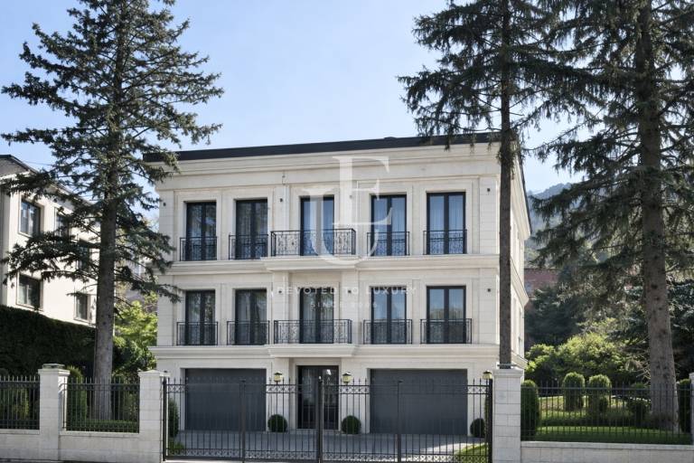 Magnificent house in the prestigious part of Boyana 