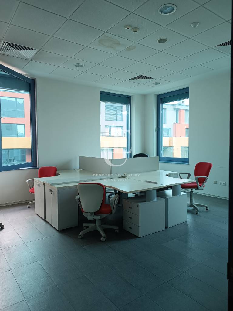 Offices for rent in Pavlovo district in a luxury building