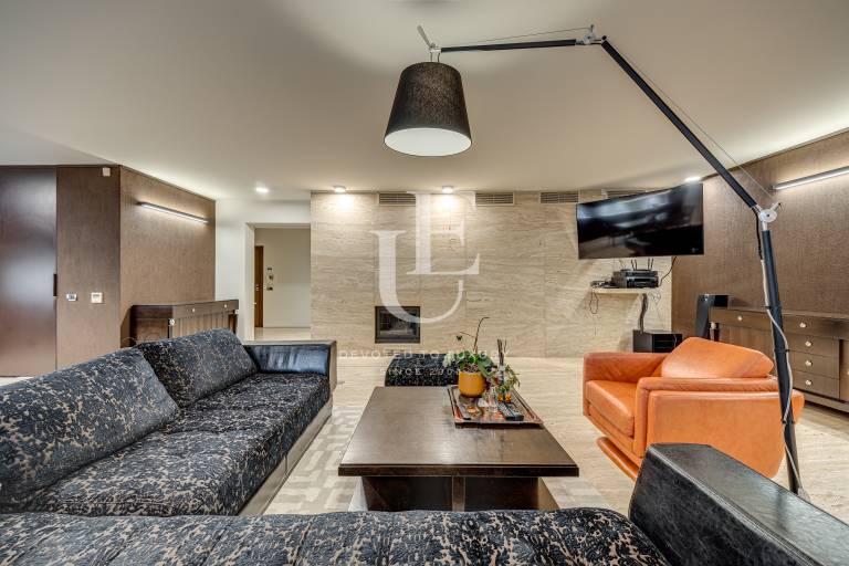 Elegant two-bedroom apartment for rent in Lozenets