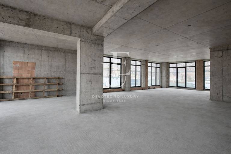 TWO-LEVEL MEDICAL CENTER - 960 SQM, 6 PARKING SPACES