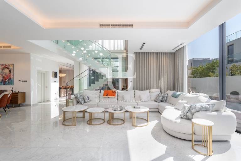 Spacious and Elegant Villa in the Green Oasis of Al Barari