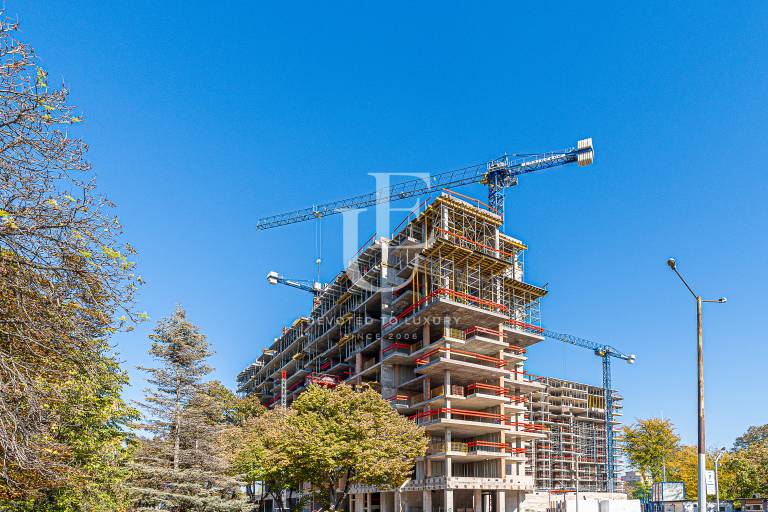 Apartment with 3 bedrooms with yard near to park Zaimov