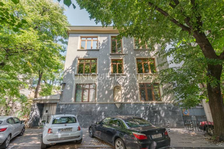 Administrative office building for rent in the center of Sofia