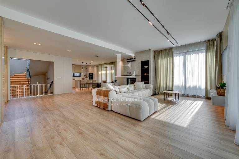 Elegant four-bedroom house for sale in Dragalevtsi district